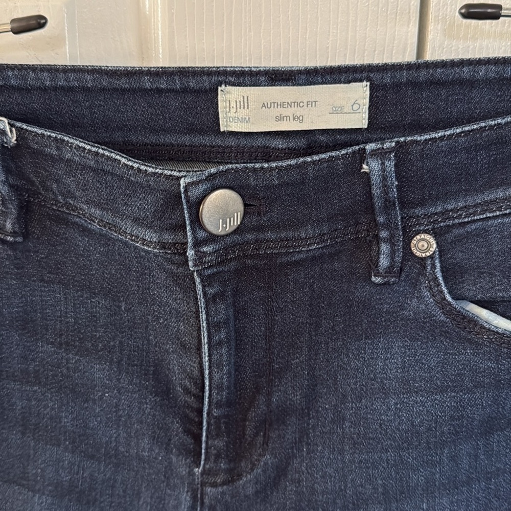 J.Jill Denim Authentic Fit Slim Leg Jeans - *LIKE NEW *- Size 6 - Picture 4 of 8